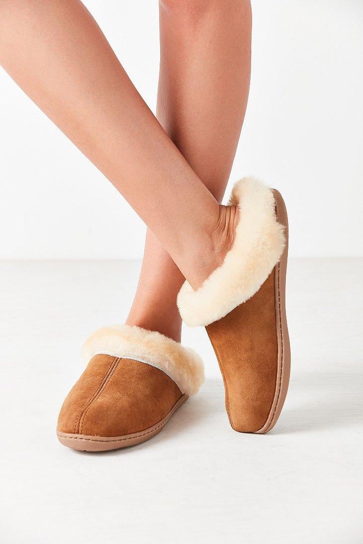 Minnetonka Sheepskin Mule Slipper