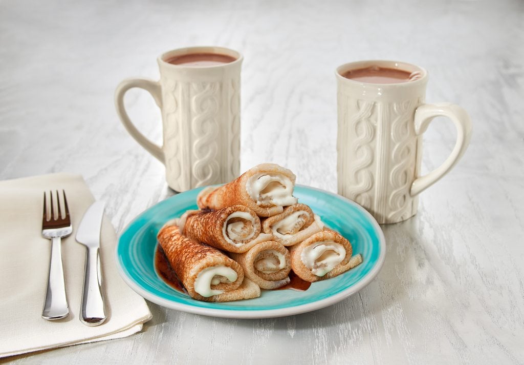 Walmart Is Selling a Cinnabon Pancake Mug Set For $13