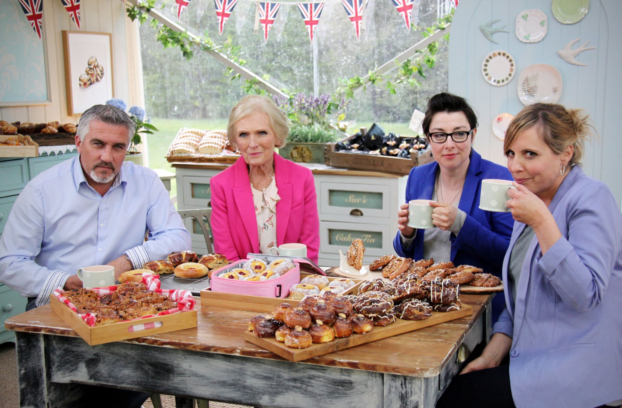 THE GREAT BRITISH BAKE OFF (aka THE GREAT BRITISH BAKING SHOW), from left: judge Paul Hollywood, judge Mary Berry, co-host/presenter Sue Perkins, co-host/presenter Mel Giedroyc, 'Sweet Dough', (Series 4, originally aired in U.K. on Sept. 24, 2013 / Season 2, aired in U.S. on Oct. 11, 2015). photo:  Love Productions/PBS / Courtesy: Everett Collection