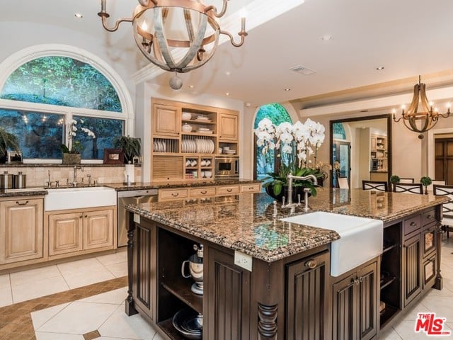 Pictures of Nick and Vanessa Lachey's Encino, CA, Home
