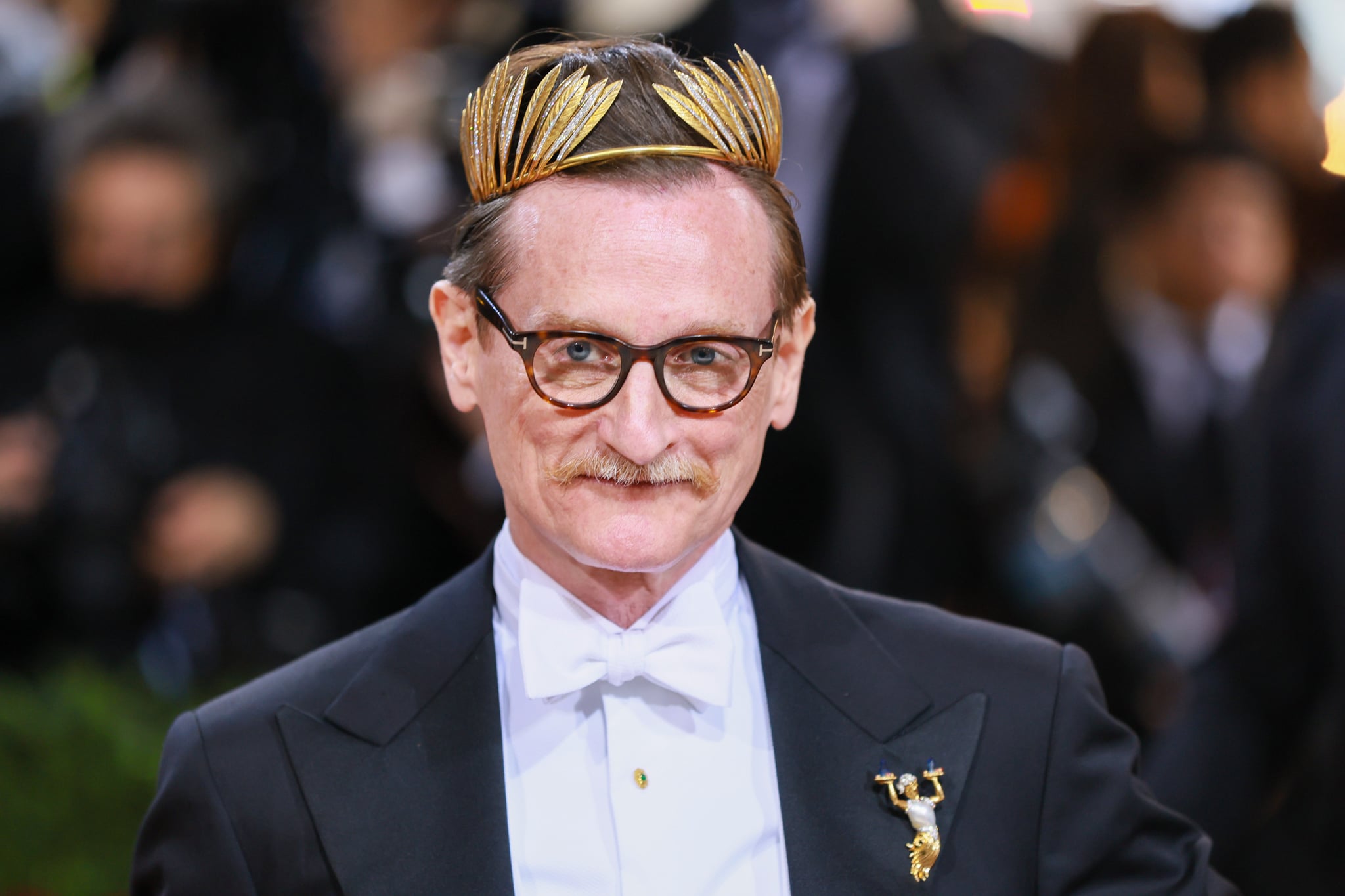 Hamish Bowles Wearing a Tiara at the Met Gala 2022 | Tiaras Are All Over  the Met Gala Red Carpet | POPSUGAR Beauty Photo 6