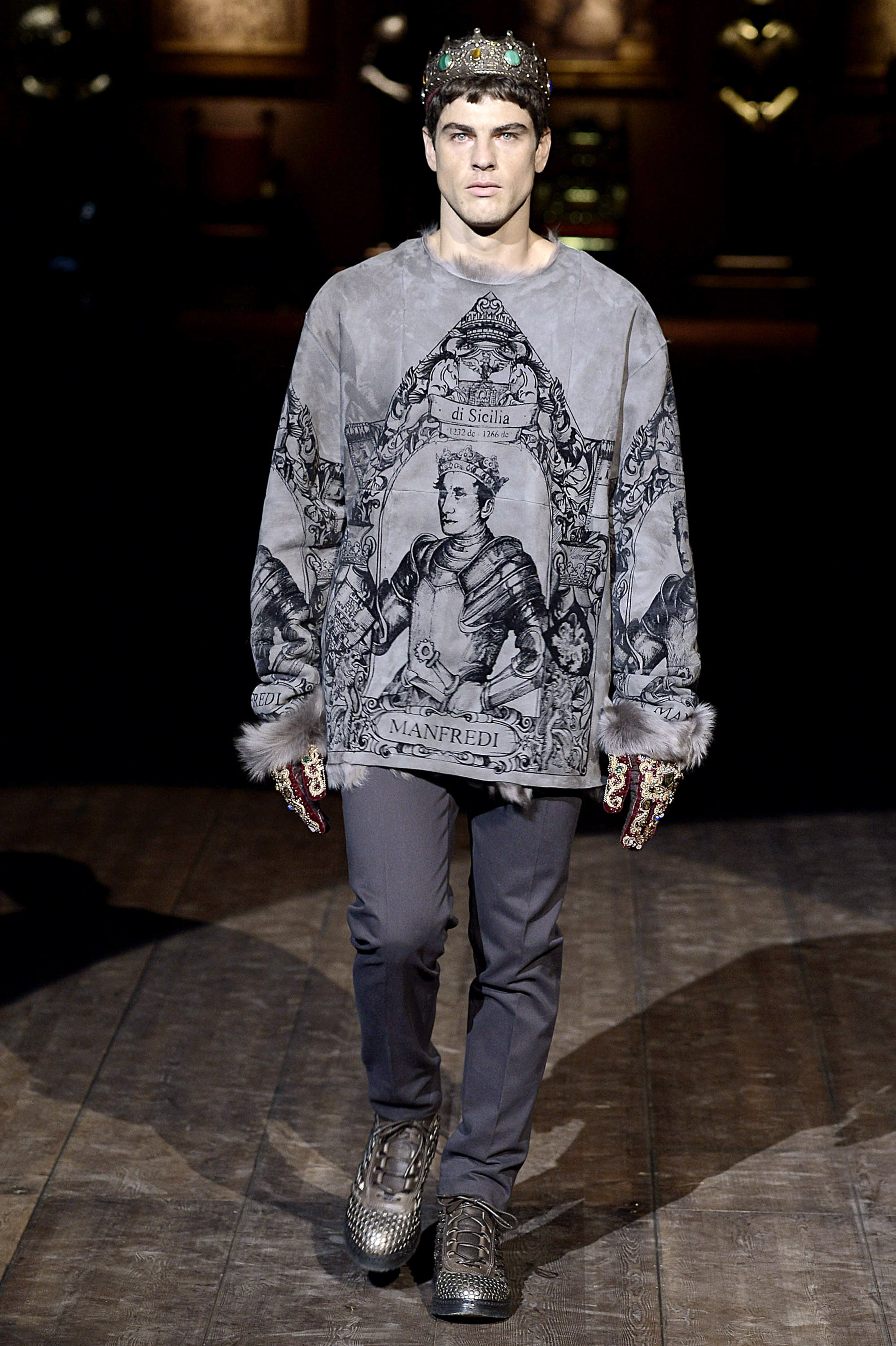 Verrassend genoeg tent Ongewijzigd Dolce & Gabbana Men's Fall 2014 | Boy Oh Boy: The Best Looks From the Fall  2014 Men's Shows | POPSUGAR Fashion Photo 9