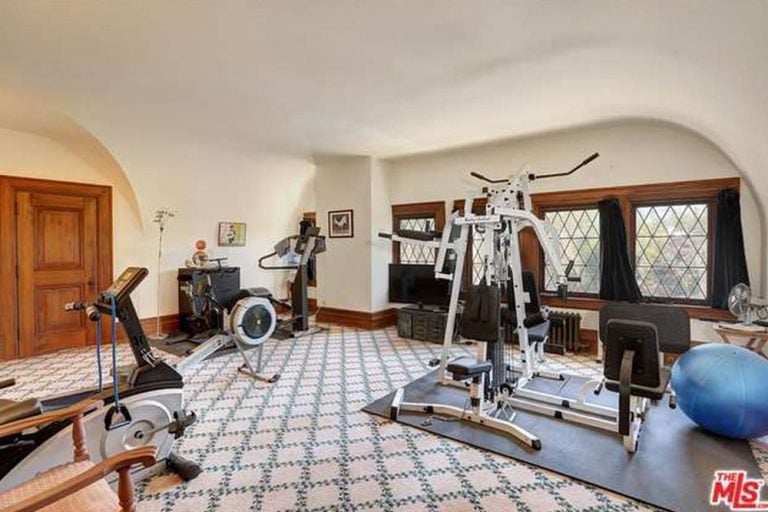 Kat Von D Buys House From Cheaper by the Dozen