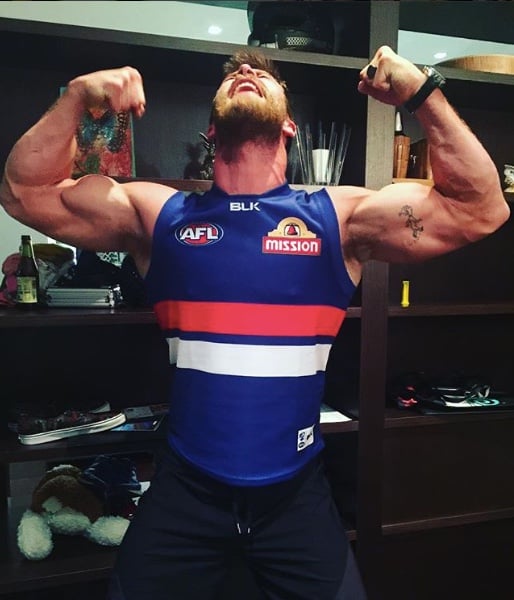 Chris top hemsworth triceps