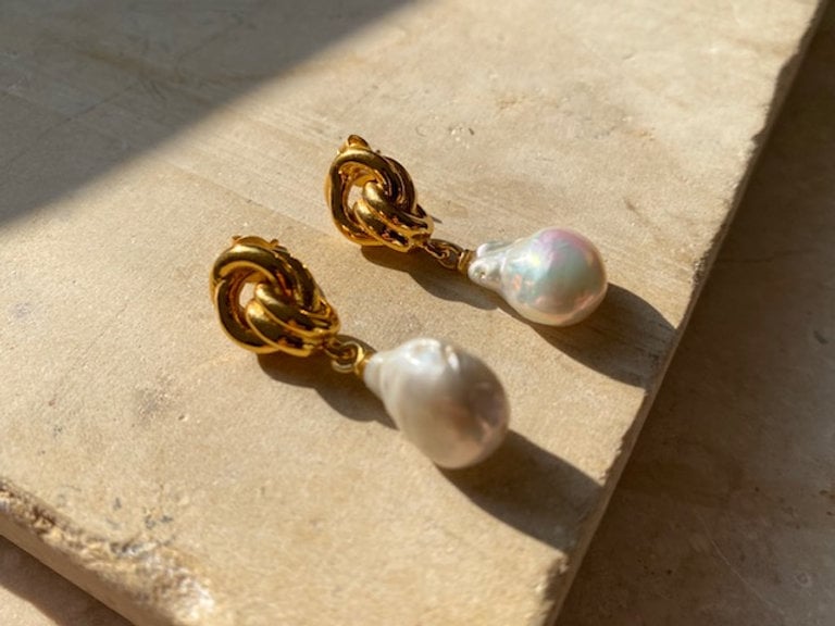 Kate middleton baroque pearl earrings deals