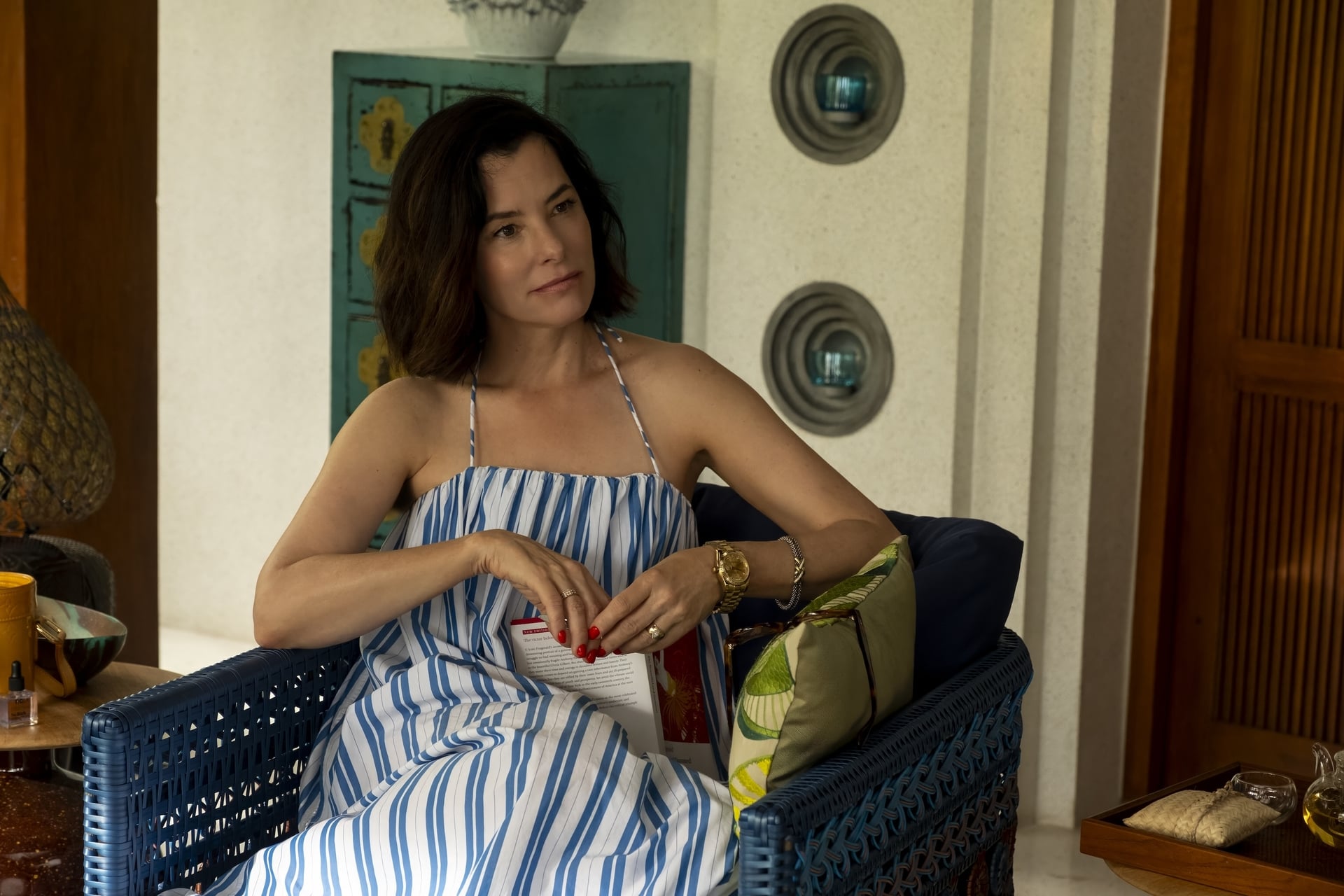 Parker Posey "The White Lotus"