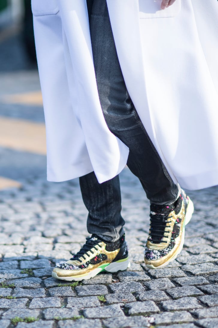 dad jeans and white sneakers