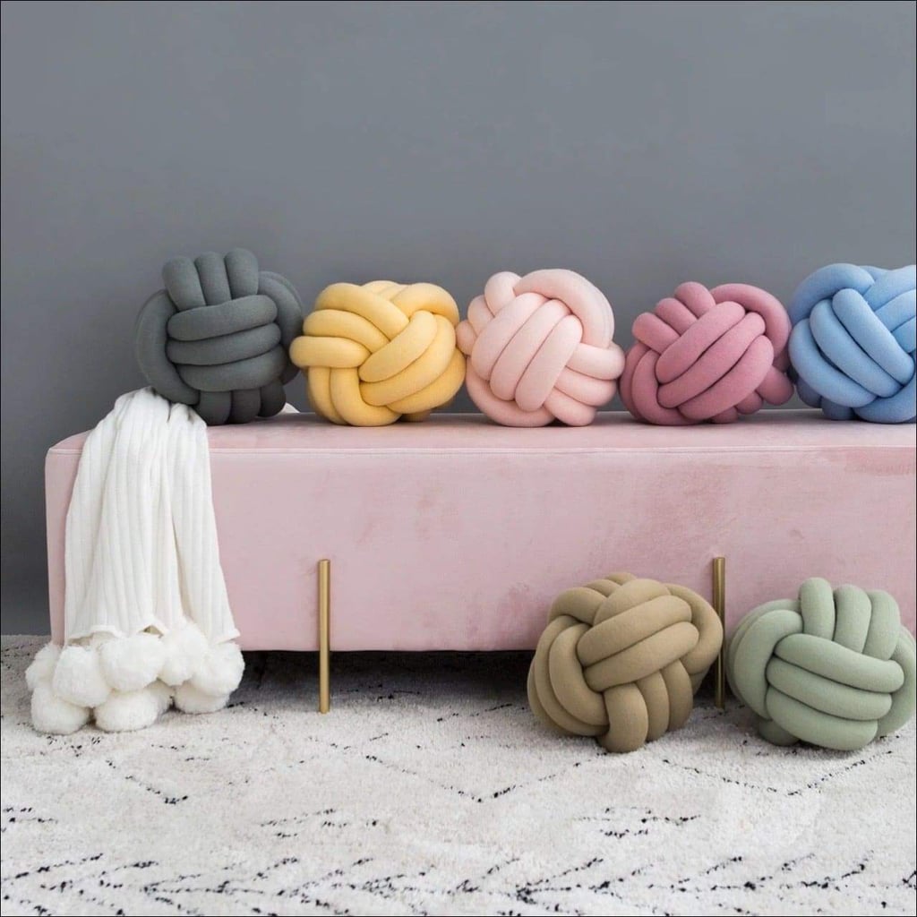 Round Knot Pillow Colours