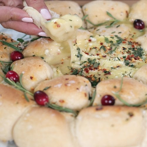 Baked Camembert Bread Wreath | Easy Christmas Appetizer ...