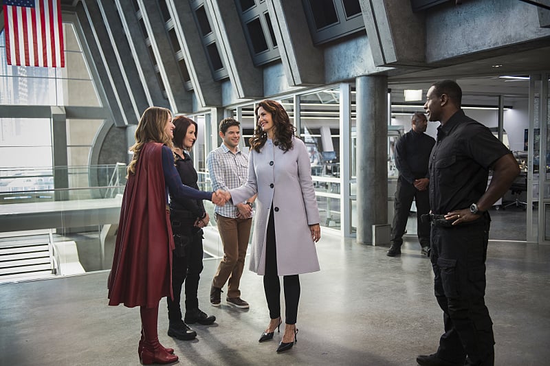 Lynda Carter on Supergirl Photos