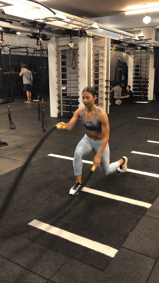 Alternating Waves With a Reverse Lunge