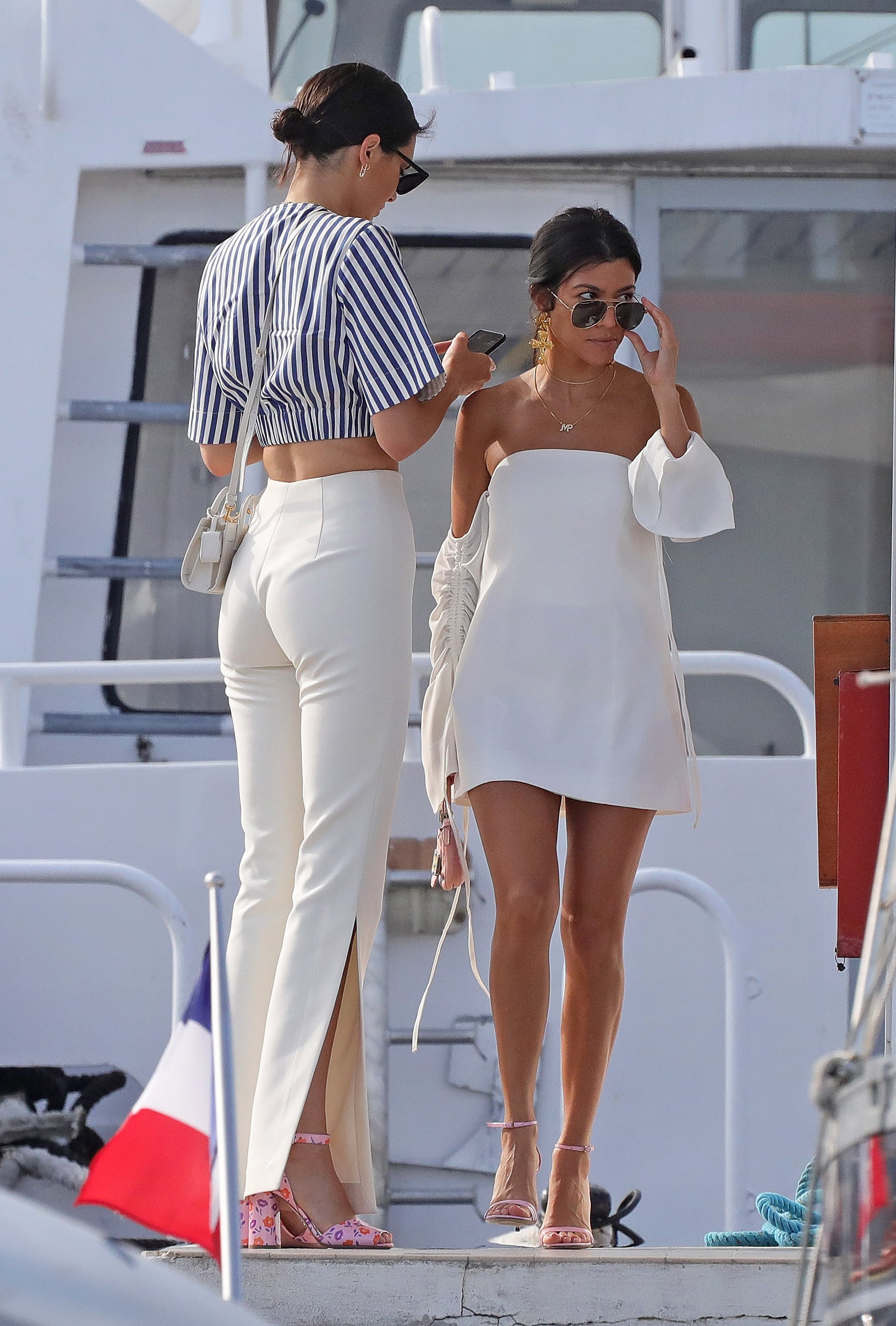 Kourtney kardashian black aviator sunglasses store