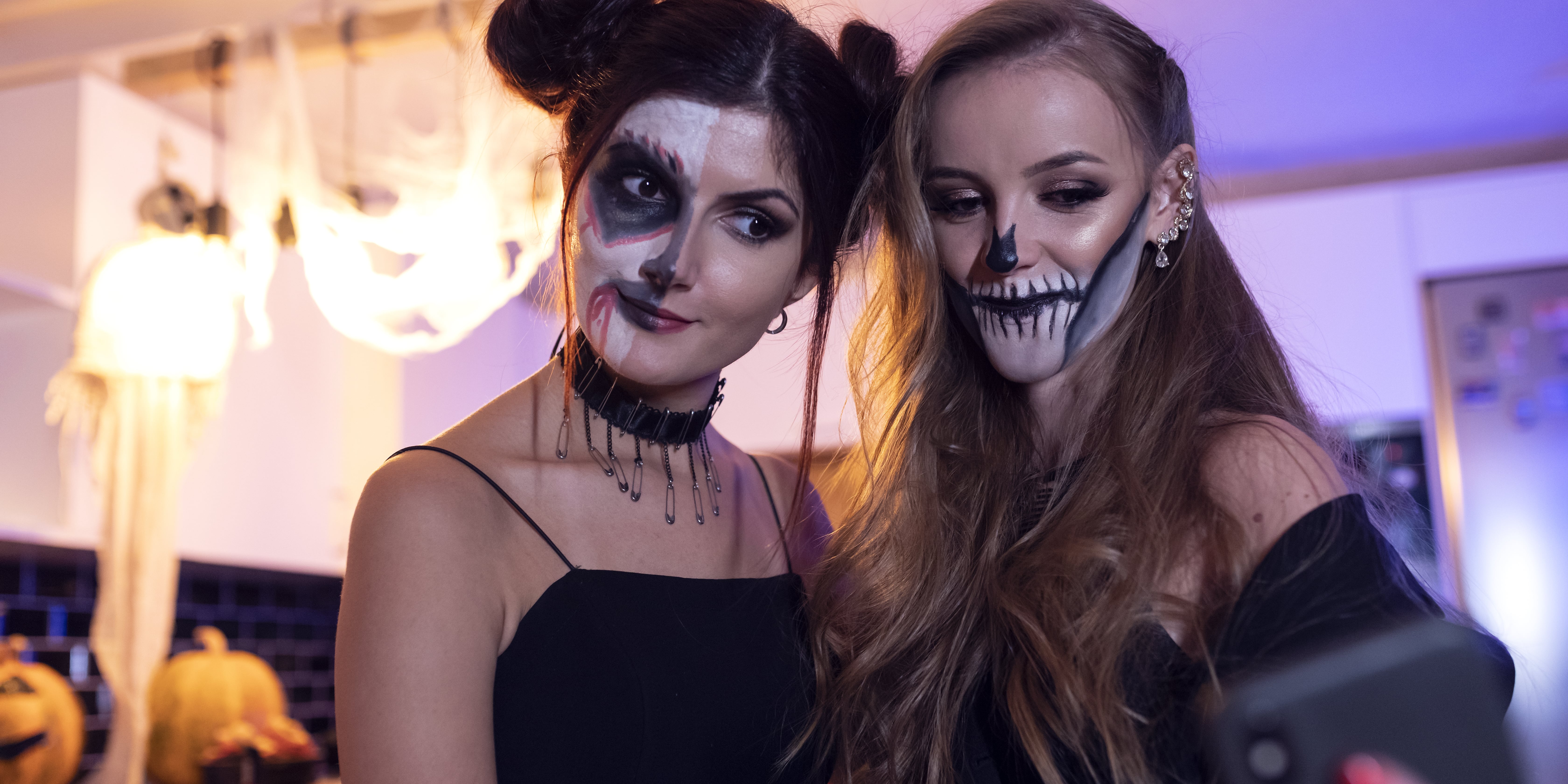 16 Best-Friend Halloween Costume Ideas - Vimarsana News