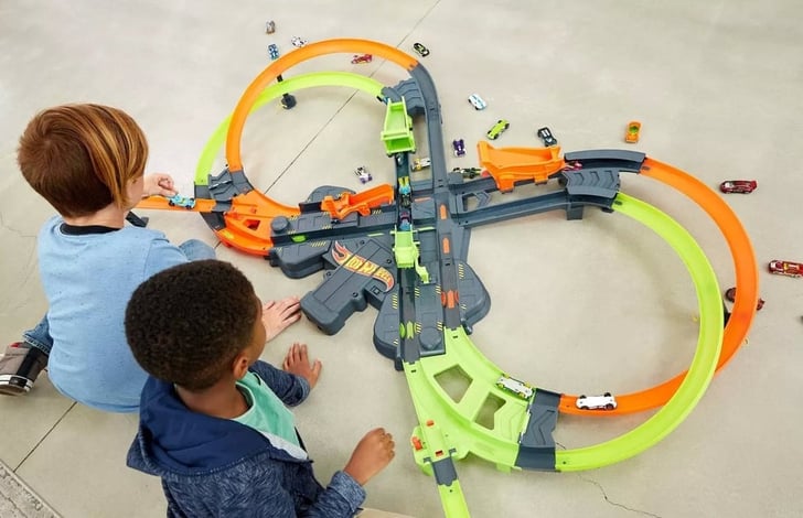 Hot wheels 2025 colossal crash speedway