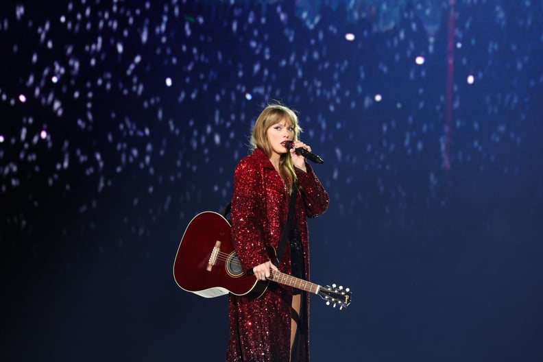 LAS VEGAS, NEVADA - MARCH 24: EDITORIAL USE ONLY. Taylor Swift performs onstage during the 