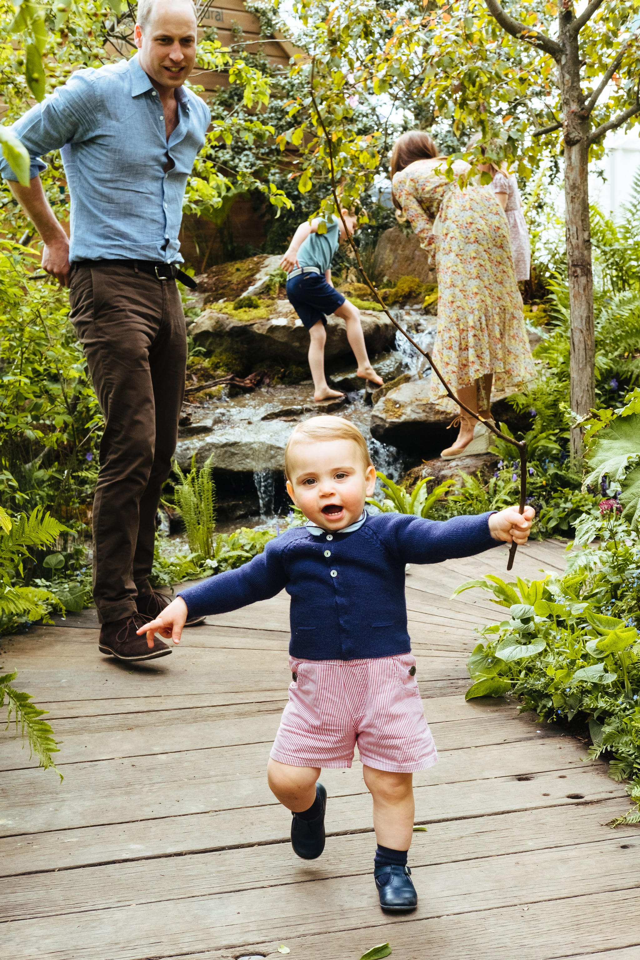 What To Wear To Chelsea Flower Show Prince Louis At The Chelsea Flower Show In 2019 Wearing Prince George S Shorts Yep Just Like Your Kids Royal Kids Also Wear Hand Me Downs Here S The Proof Popsugar Family Photo 9