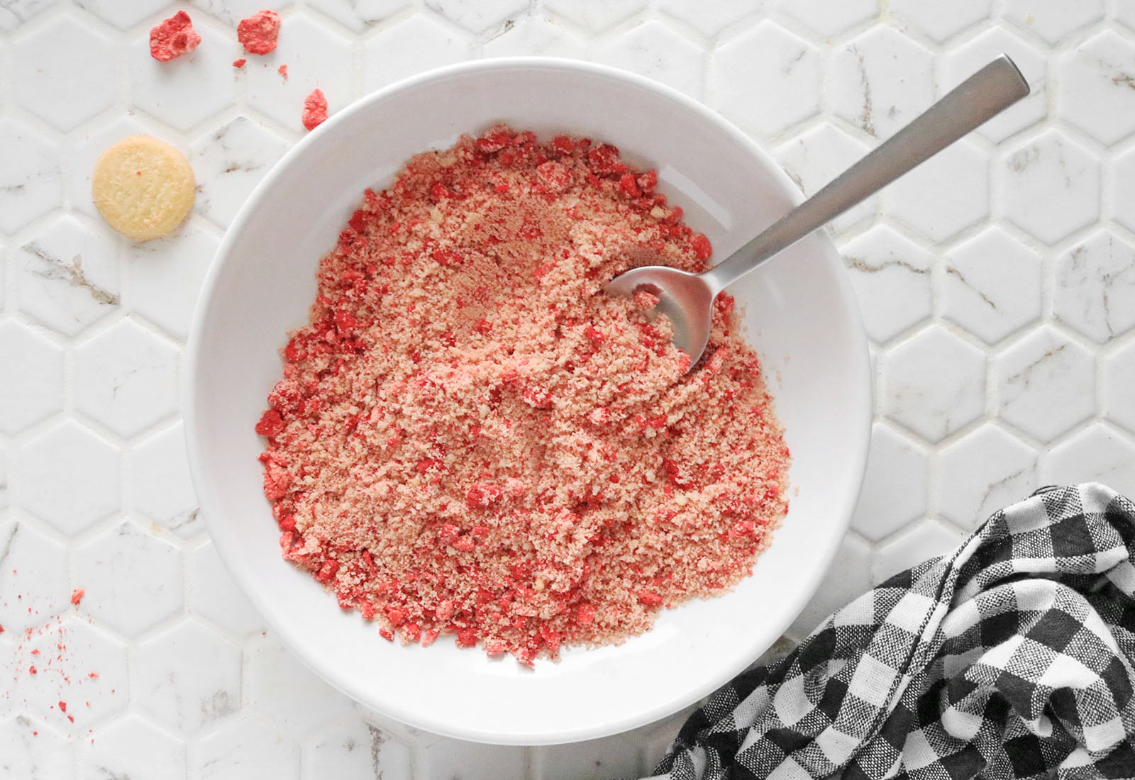 Combine shortbread crumbs and dried strawberries