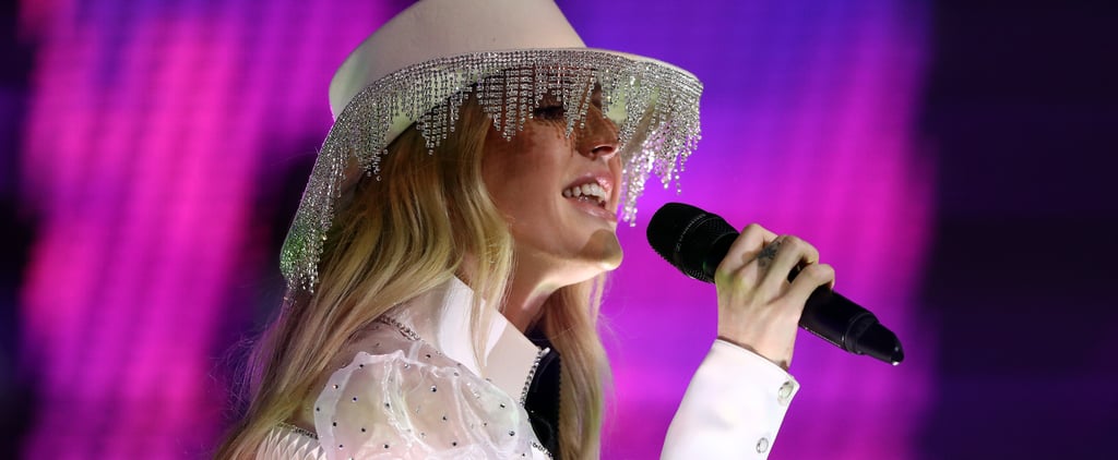 Ellie Goulding's Diamante Hat at Dallas Cowboys Halftime