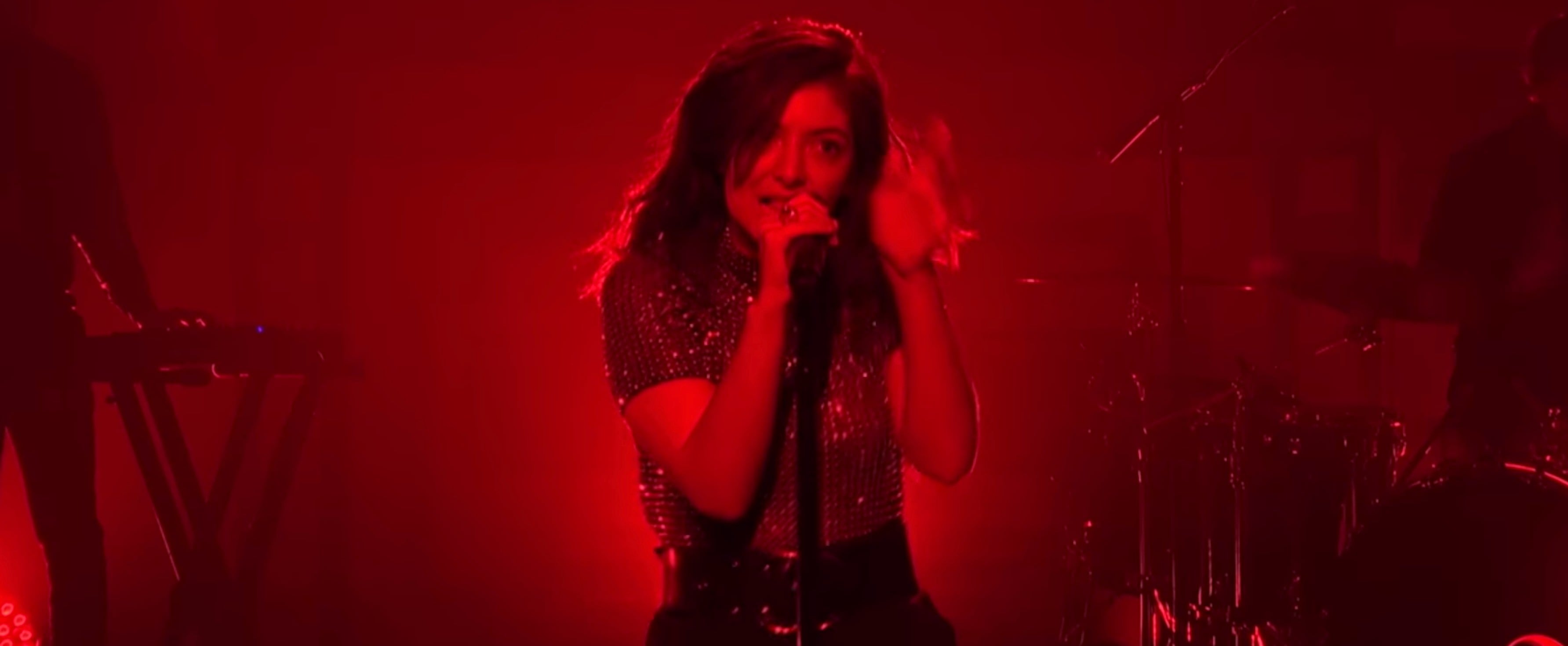 Lorde Talks About Her Dancing on Saturday Night Live | PS Celebrity