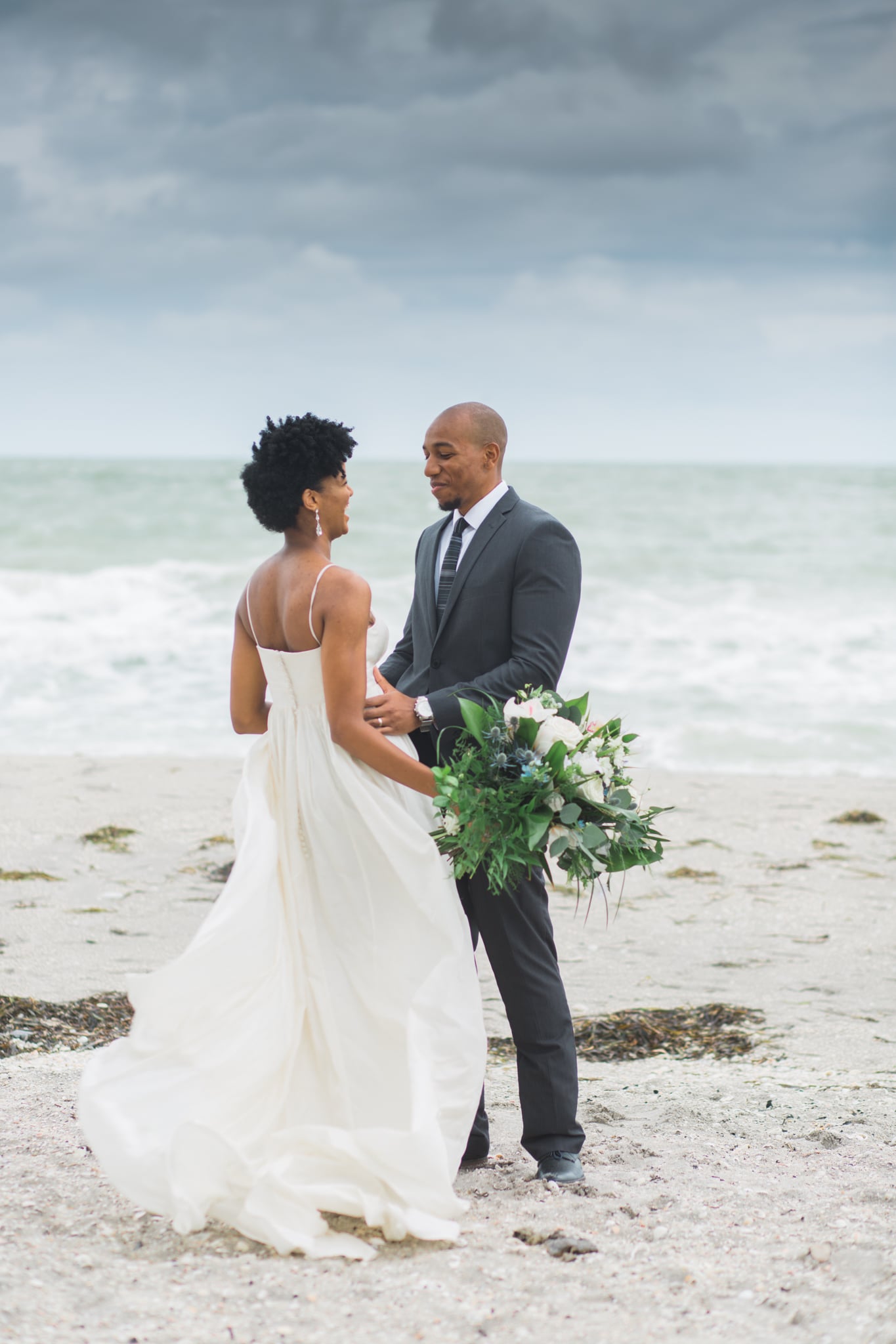 Love and Sex Emotional Is an Understatement — These First-Look Wedding Photos Will Make You Swoon POPSUGAR Love and Sex Photo 9 pic
