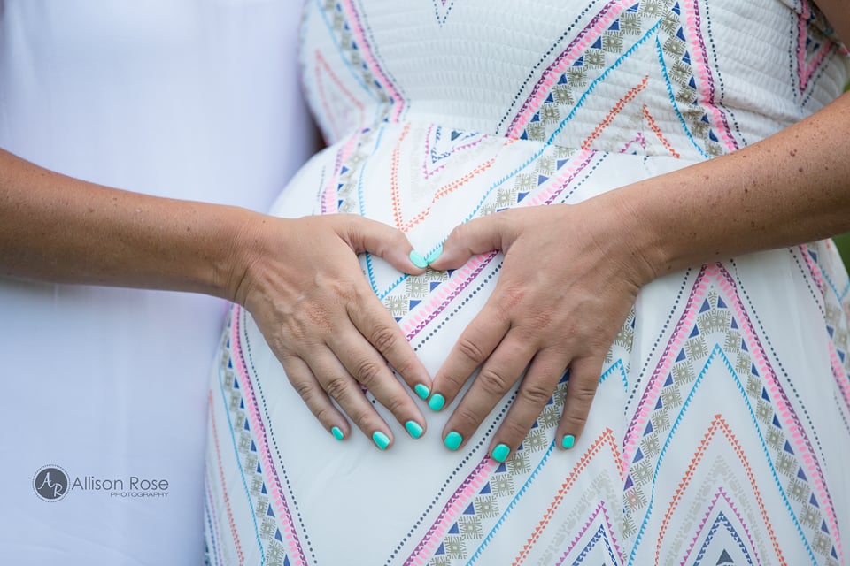 Twin Carries Sister's Child After Cancer Diagnosis
