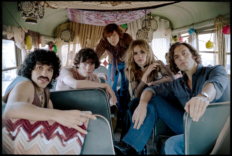 六个乐队在一辆公共汽车