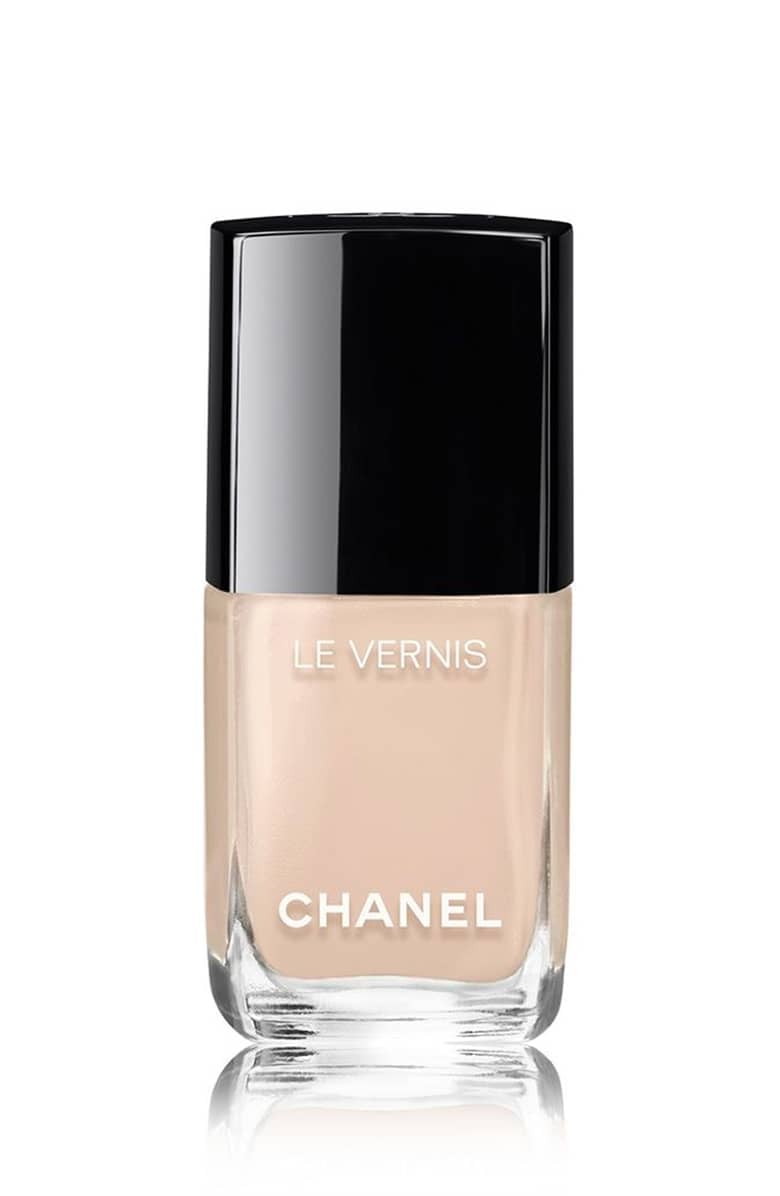Chanel Le Vernis Longwear Nail Colour in Blanc White | Here Are the Go-To  Nail Polish Colors For Spring, According to Cardi B's Manicurist | POPSUGAR  Beauty Photo 16