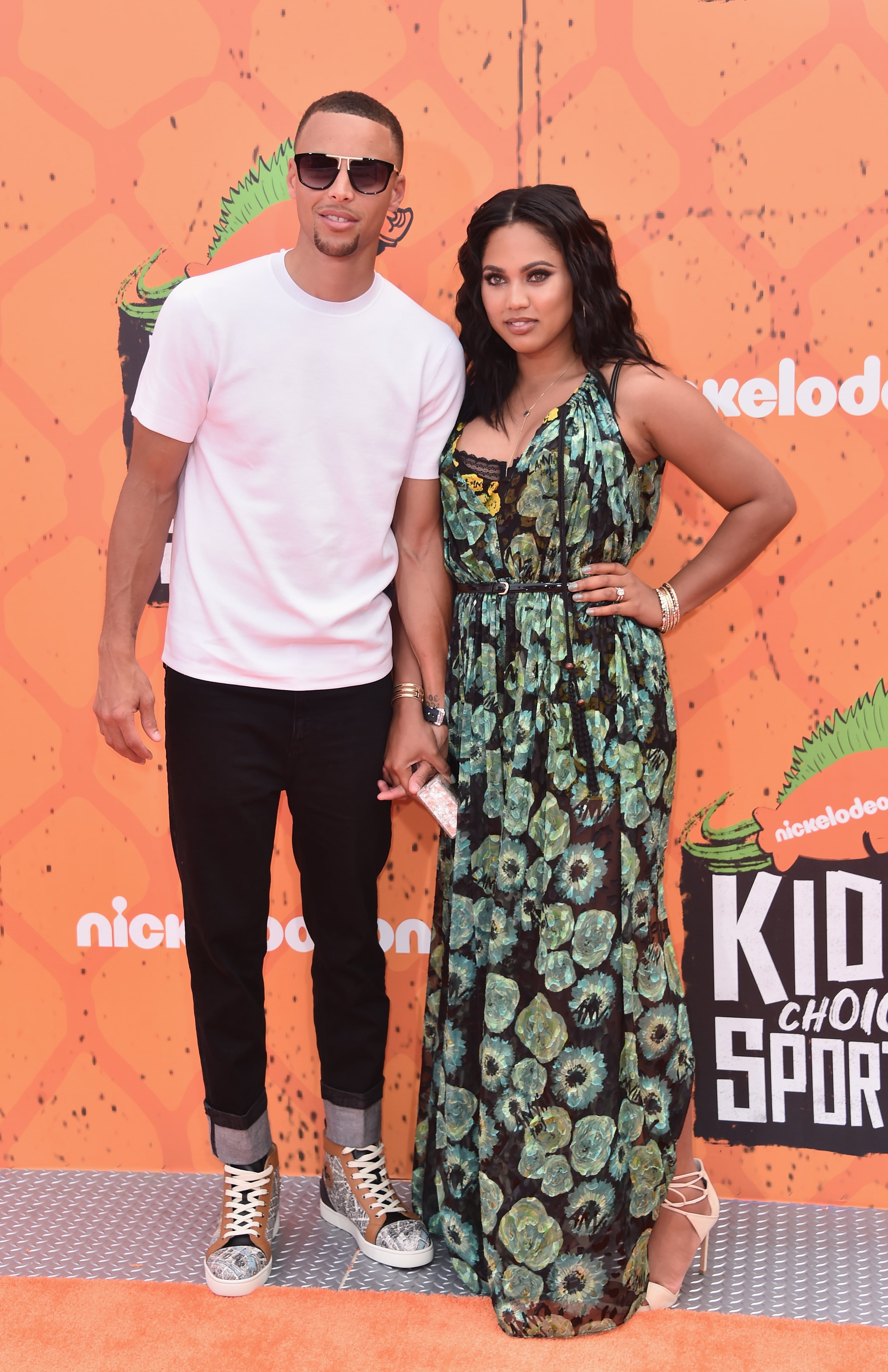 Ayesha Curry Steph Curry Share Some Sweet PDA At Event