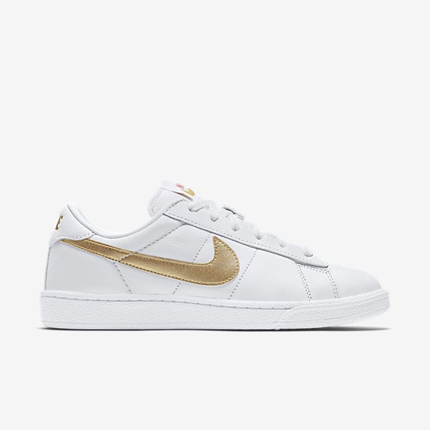 Nike Tennis Classic Women's Shoe