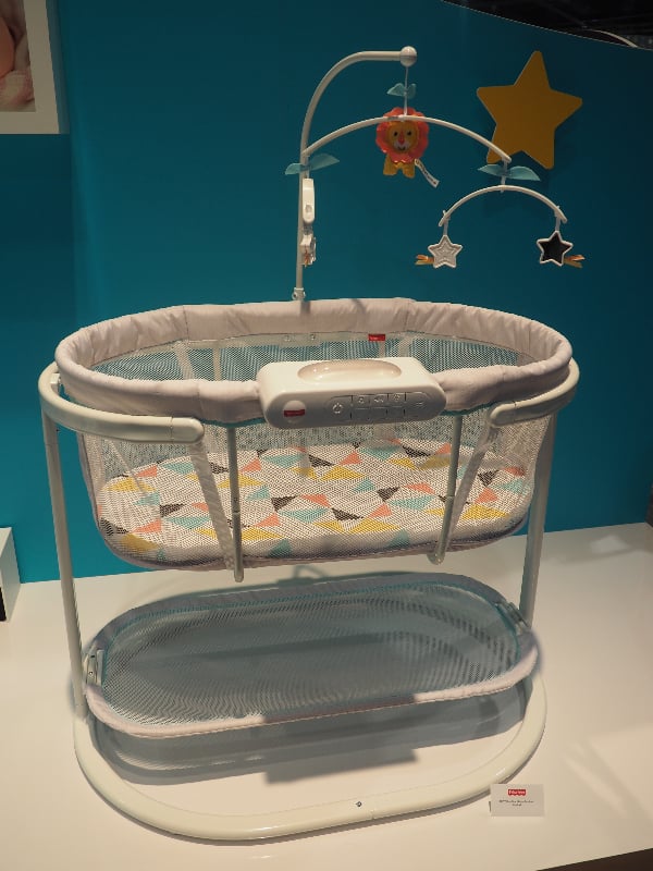 Fisher-Price Soothing Motion Bassinet