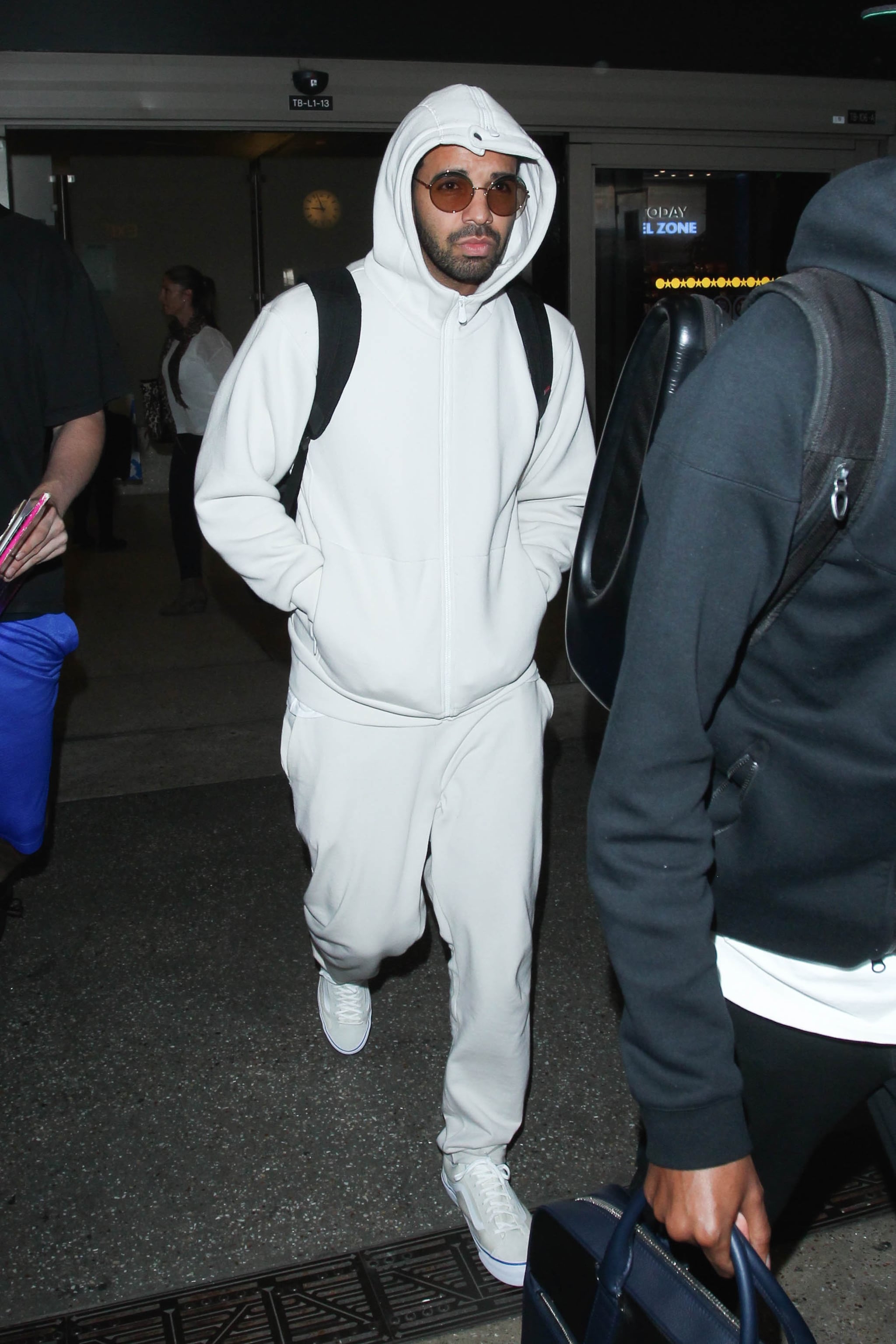 drake outfit