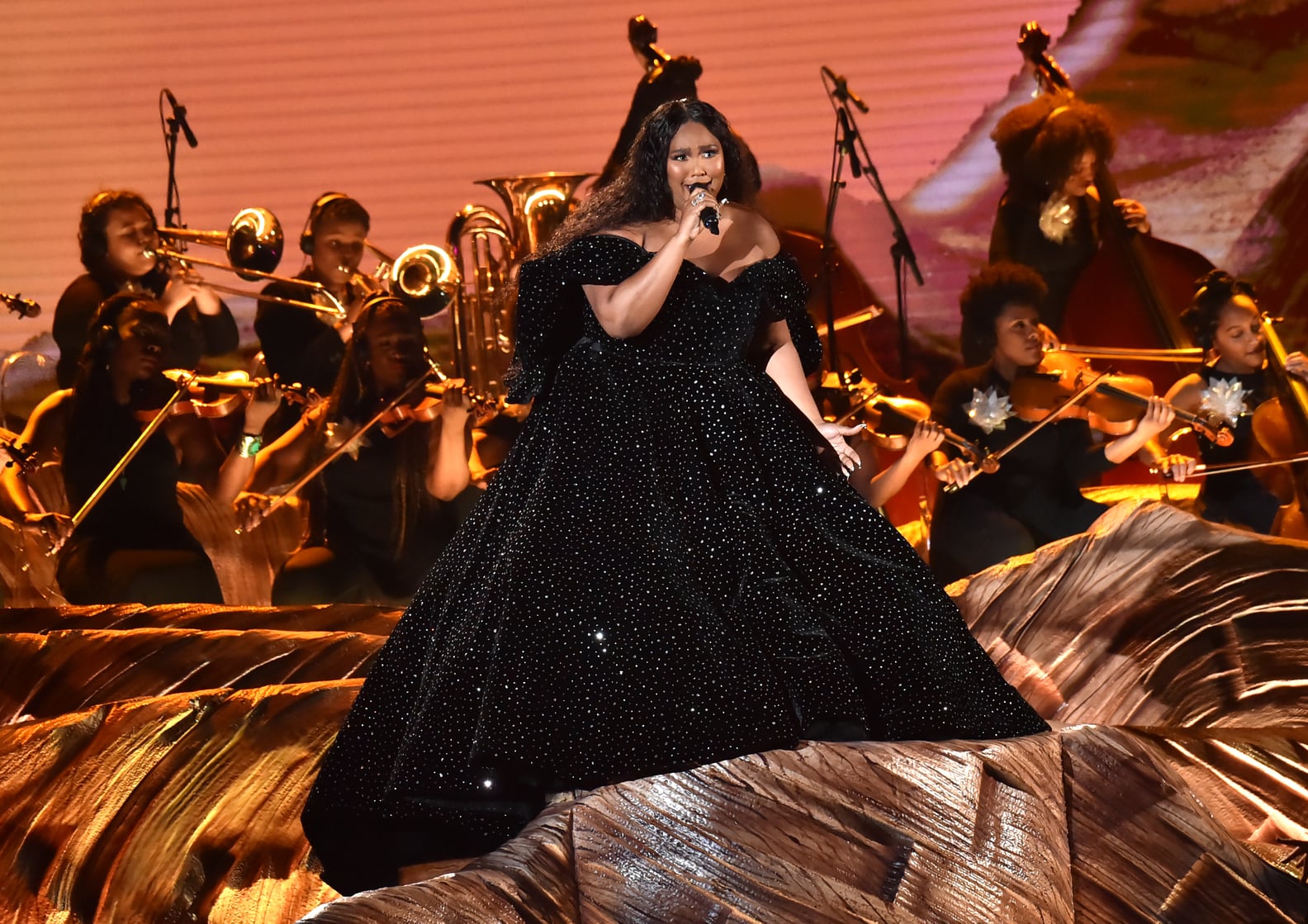 Lizzo's Performance at the Grammys 2020 | Video | PS Entertainment