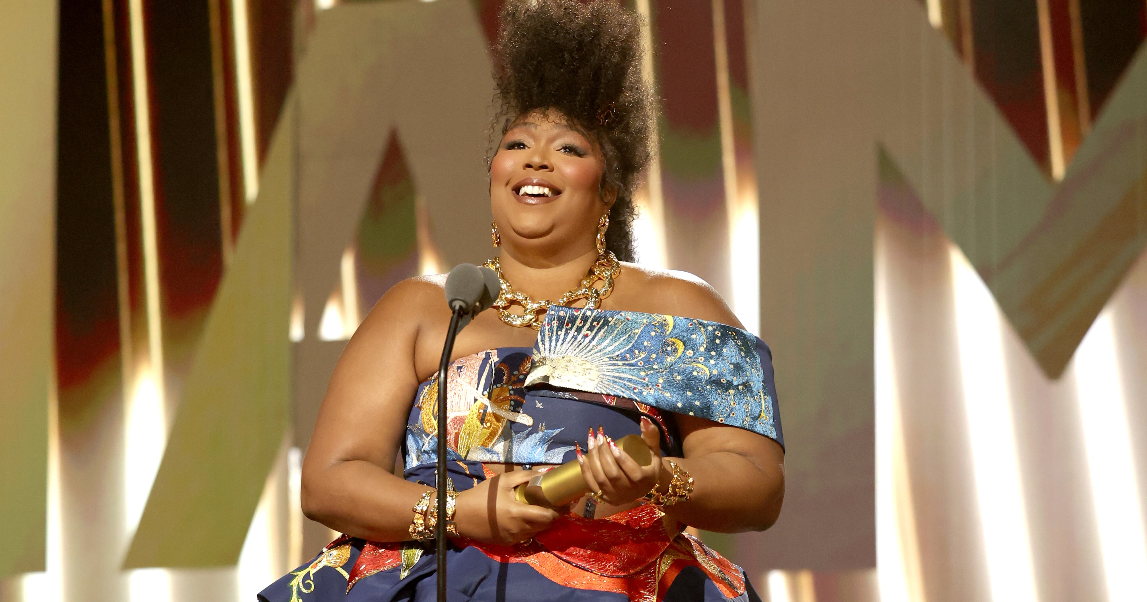 Lizzo Wore Alexander McQueen To The 2022 People's Choice Awards