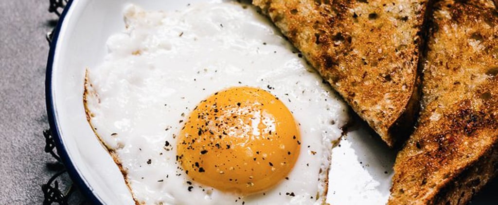 How Chefs Fry Eggs