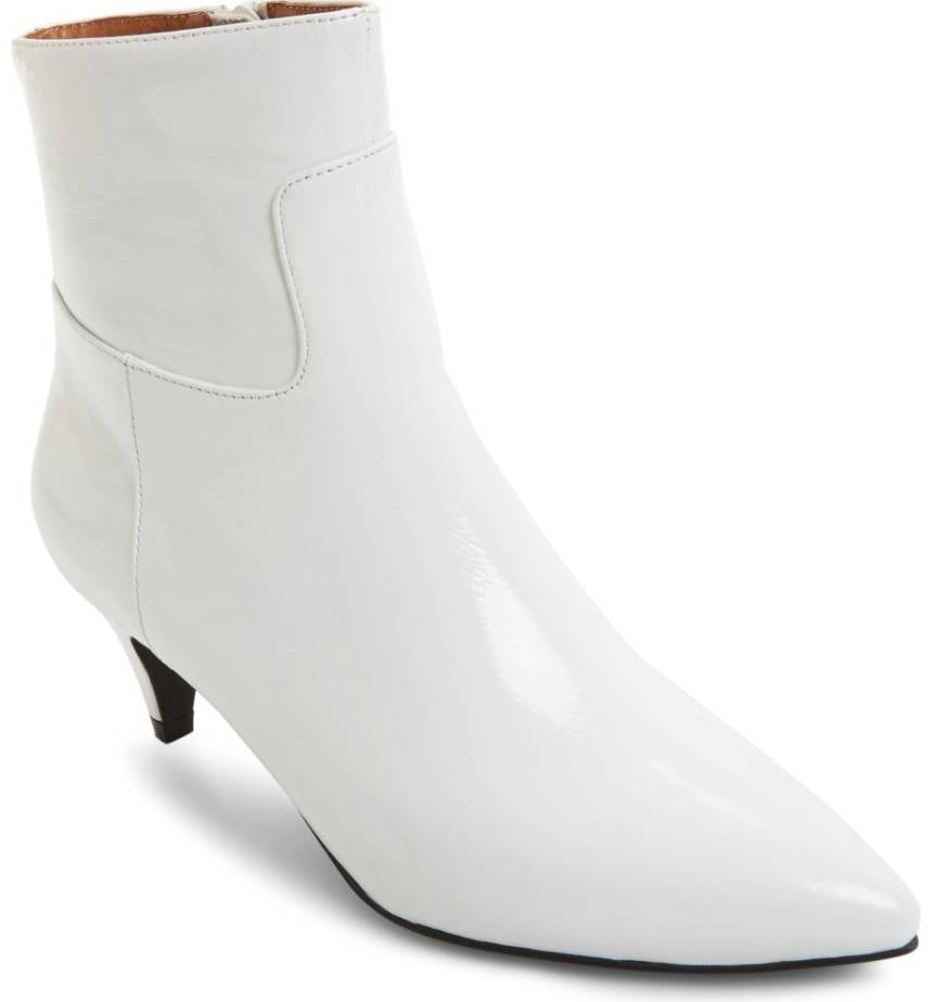 Emily Ratajkowski White Boots With Track Pants | POPSUGAR Fashion