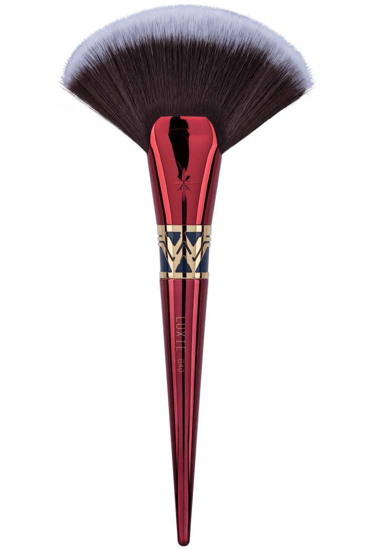 Luxie Wonder Woman Face Brush Set 840 Fan Brush Wonder Woman Makeup