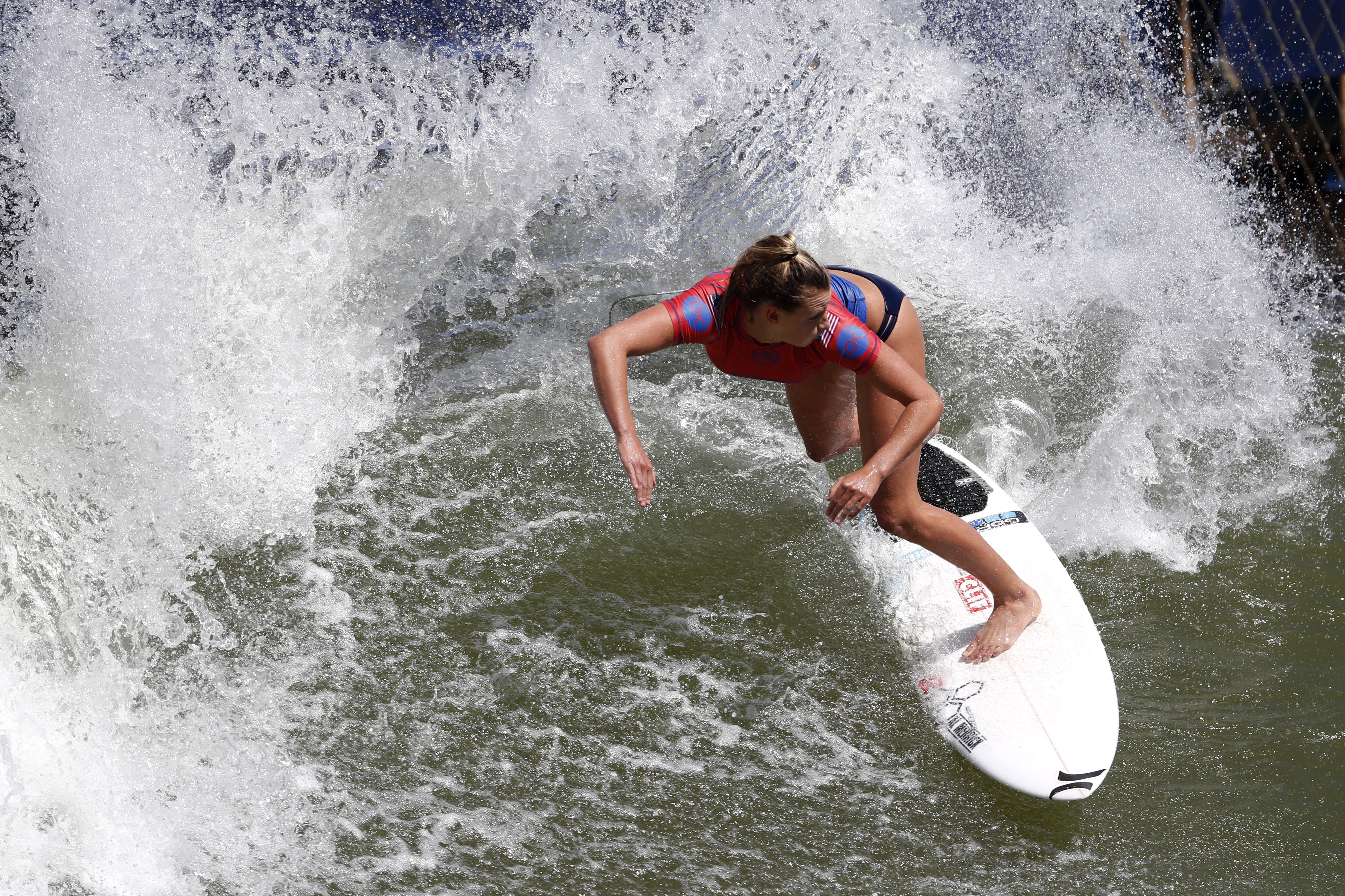 Surfer Lakey Peterson s Favorite Core Move 8 Point Plank POPSUGAR Fitness