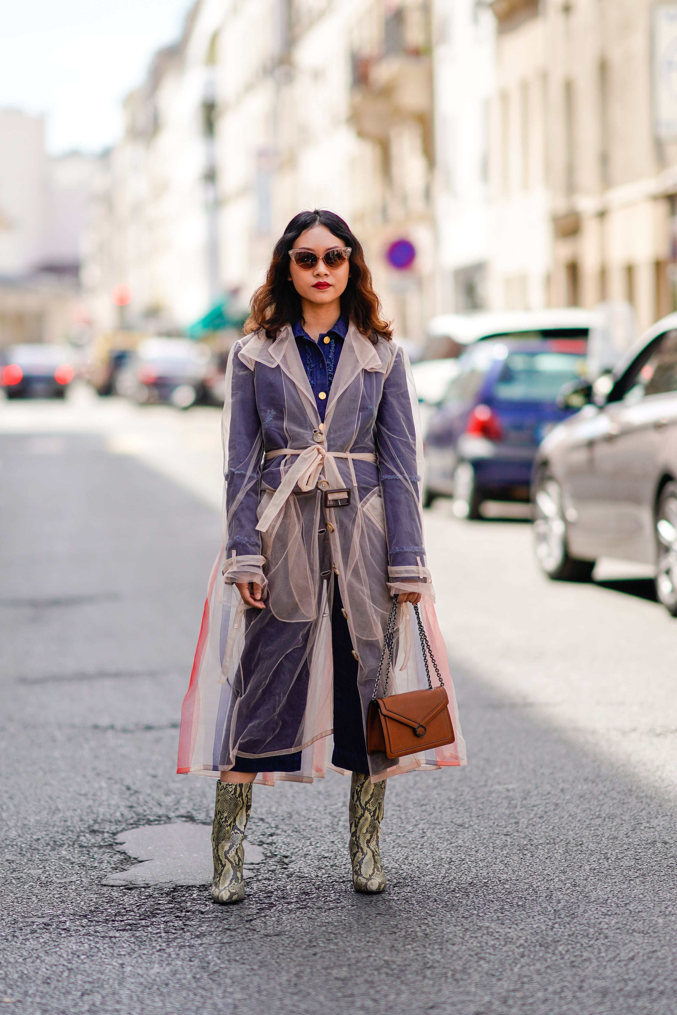 Elegant trench outfit