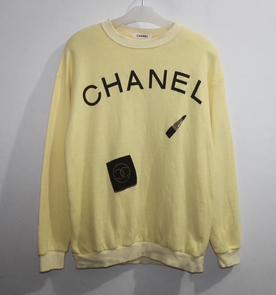 Vintage Chanel Lipstick Logo Sweatshirt | Kylie Jenner Looks Oh So Chic in Her Vintage Chanel Sweater Shop Similar Picks! | POPSUGAR Fashion 3