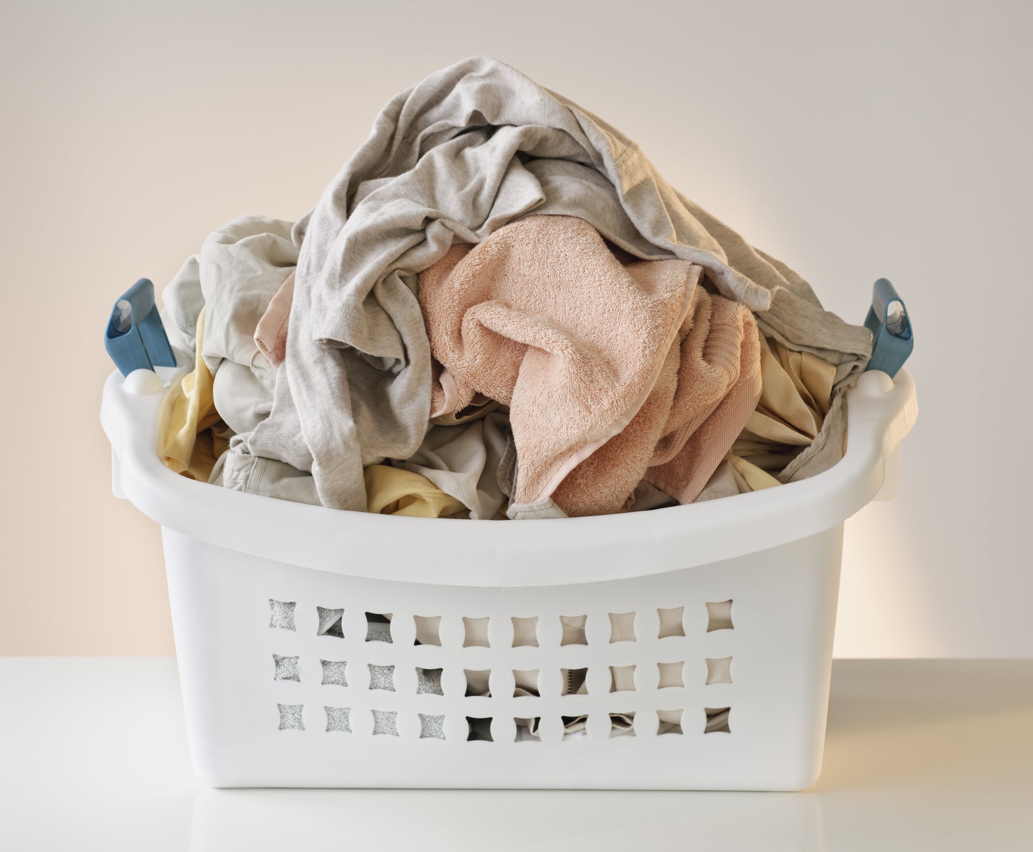 how long can you leave laundry in the washer