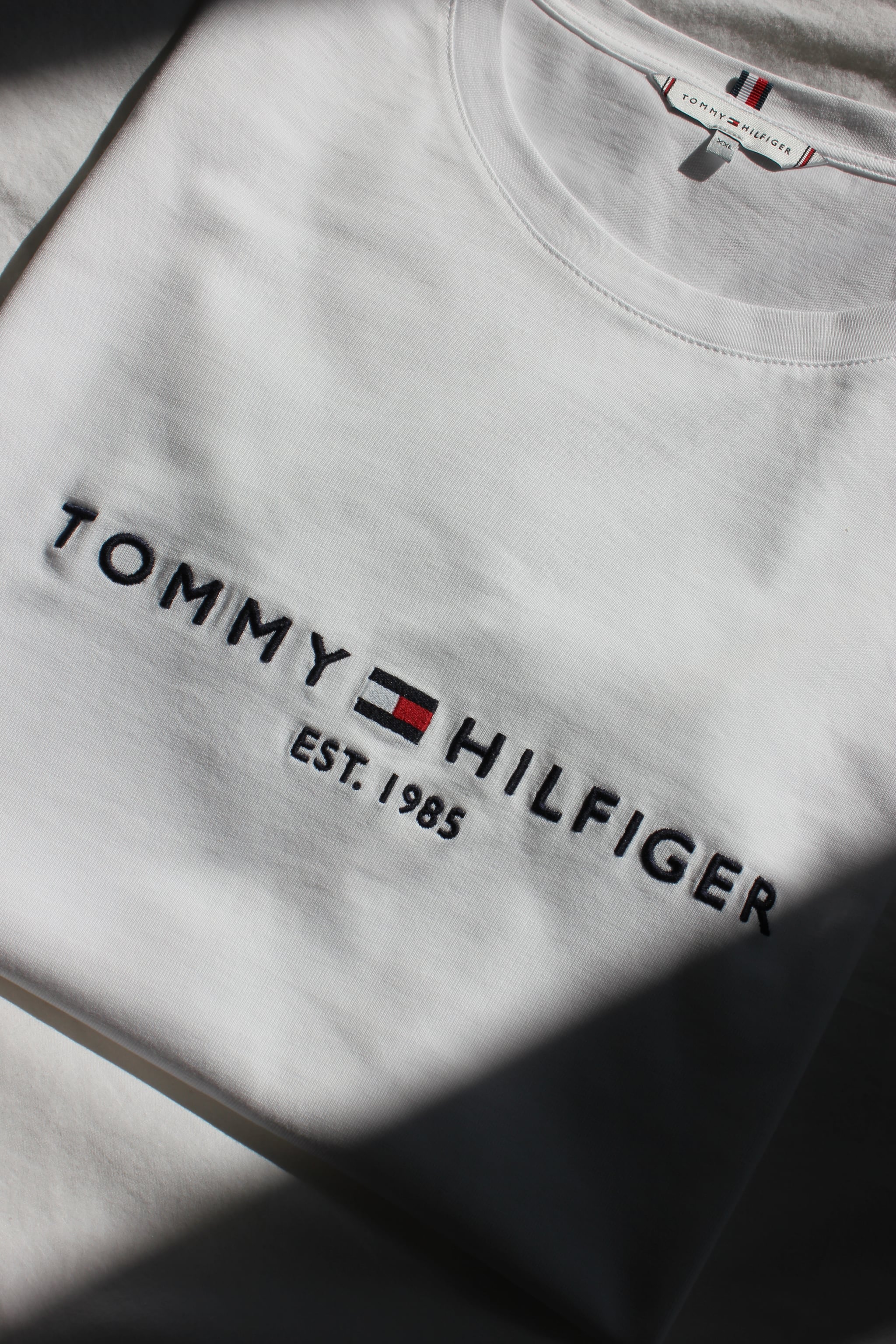 tommy hilfiger classic white t shirt