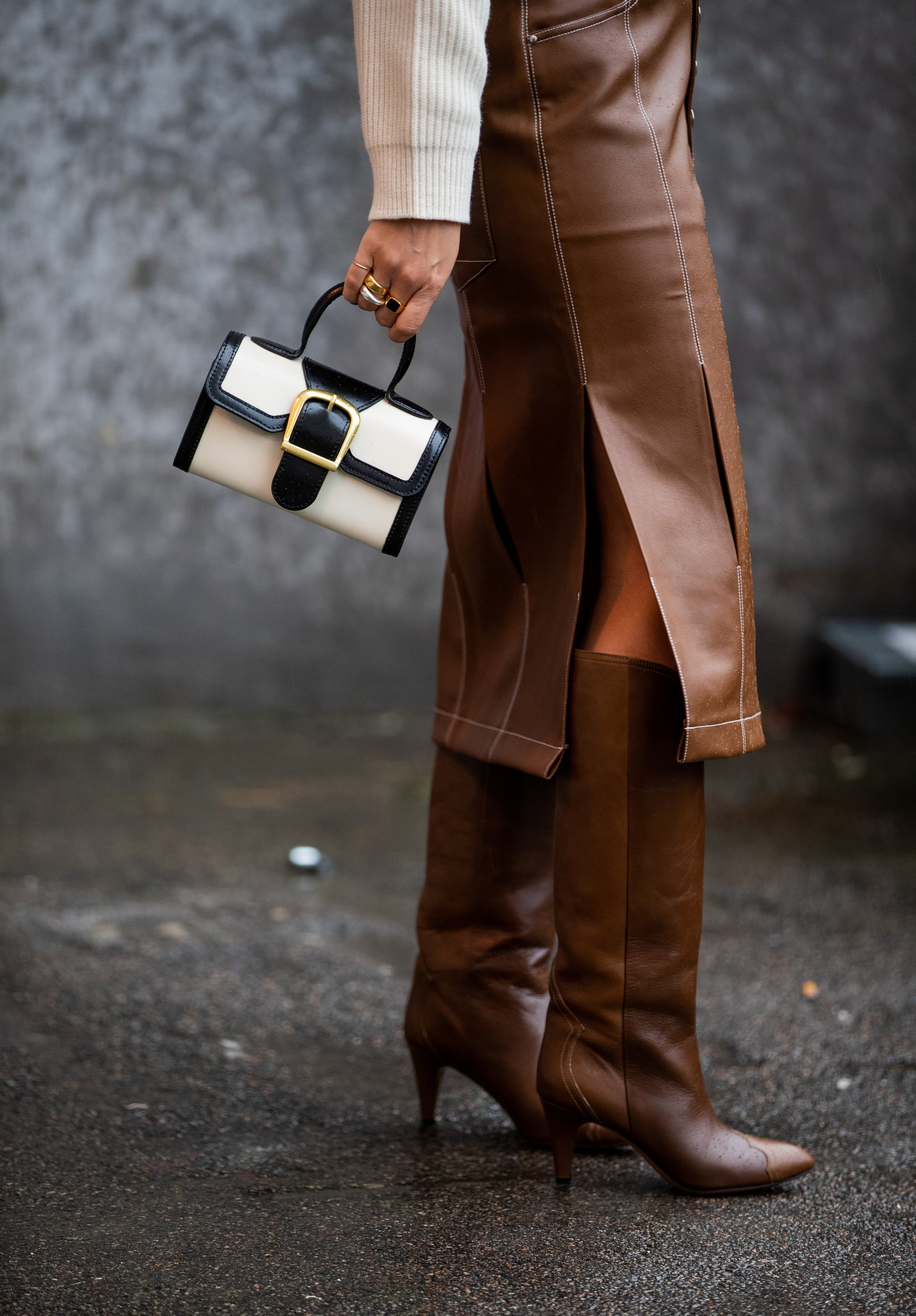 Brown Suede Knee High Boots Outfits (29 ideas & outfits)