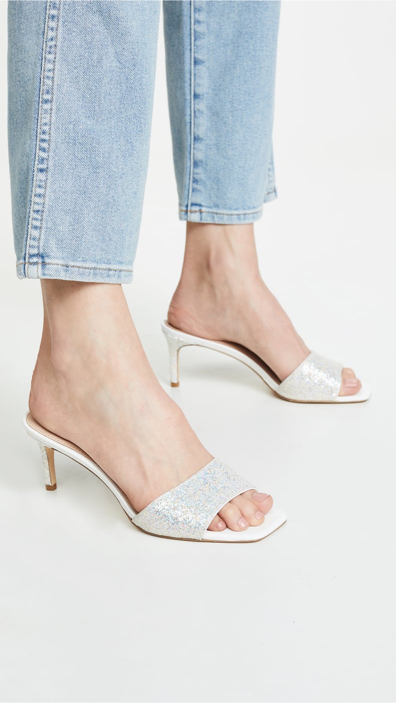 Emily Ratajkowski s White Steve Madden Sandals 2019 PS Fashion