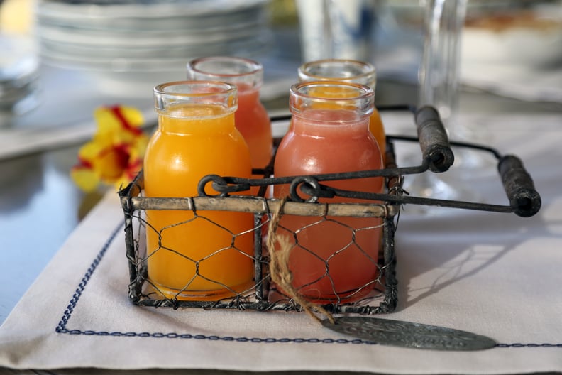 Create a freshly squeezed juice station