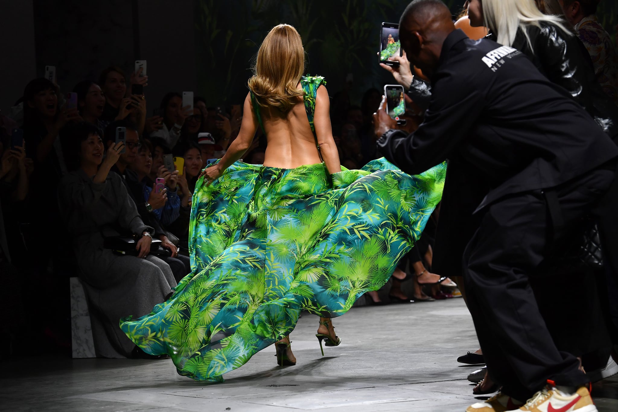 Jennifer Lopez Wore A New Green Dress On The Versace Runway Popsugar Fashion Middle East,Nsw Swifts Netball Logo