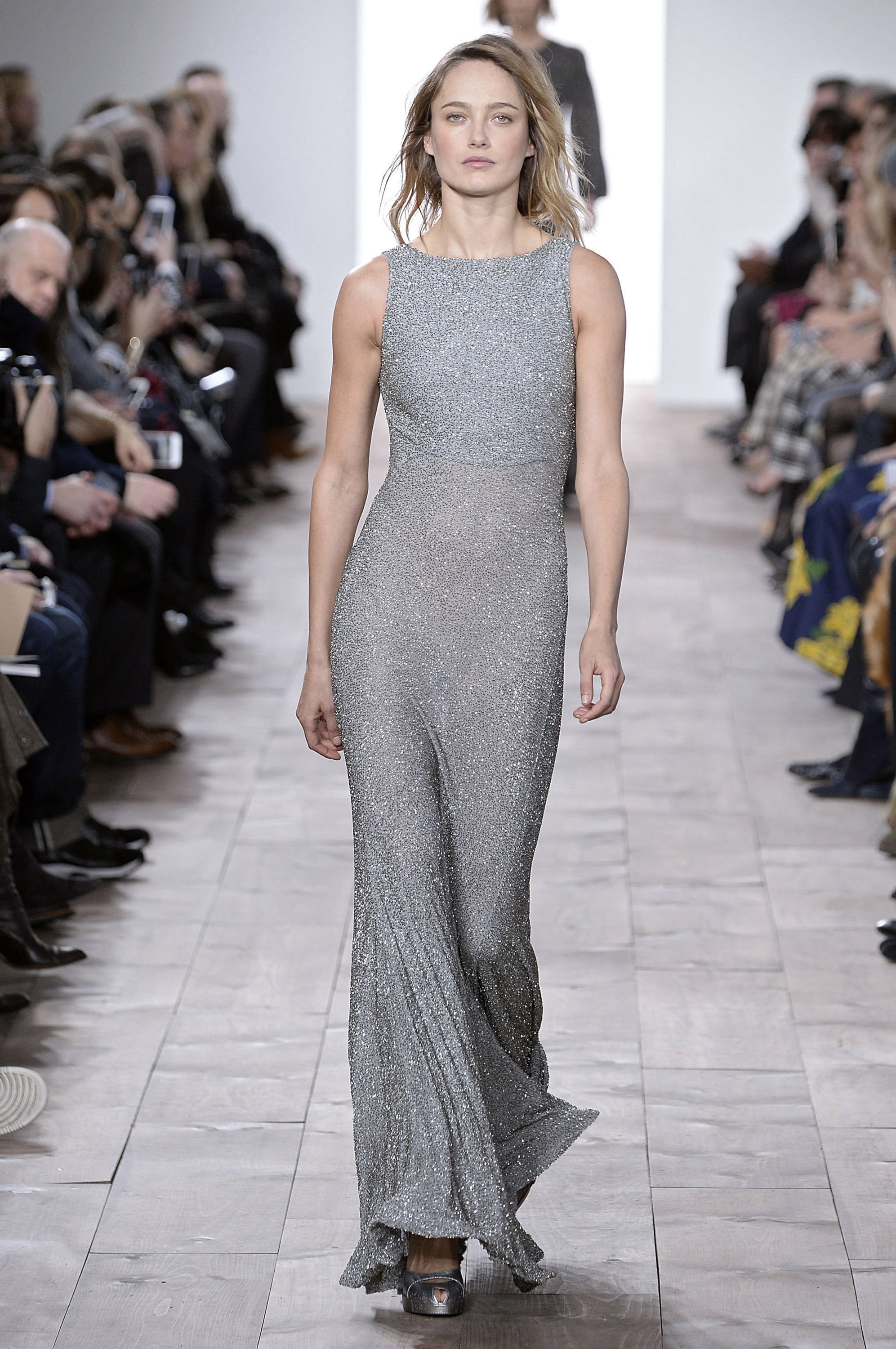 husdyr skyskraber længde Michael Kors Fall 2015 | The Fall '15 Gowns That Should Walk Right Off the  Runway Onto the Red Carpet | POPSUGAR Fashion Photo 27
