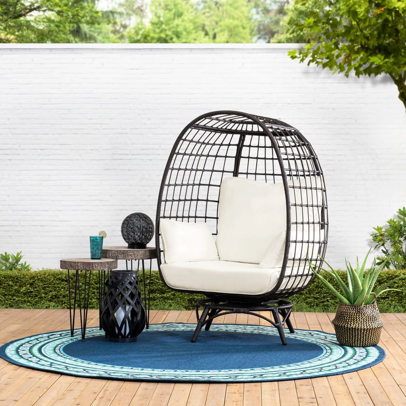 A Modern Egg Chair: Wellow Baytree Egg Swivel Patio Chair