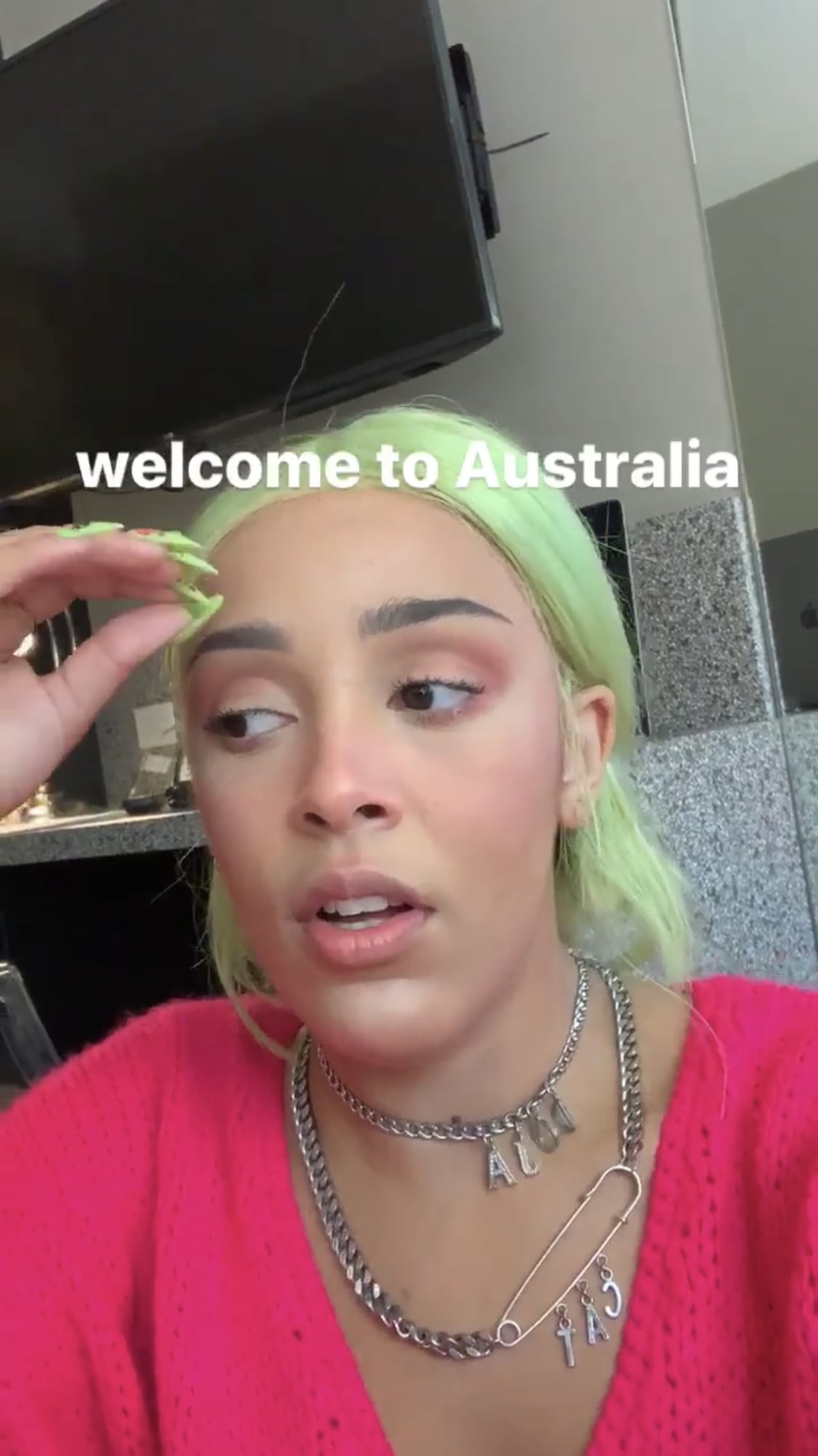 Doja Cat S Neon Green Hair And Nails Popsugar Beauty