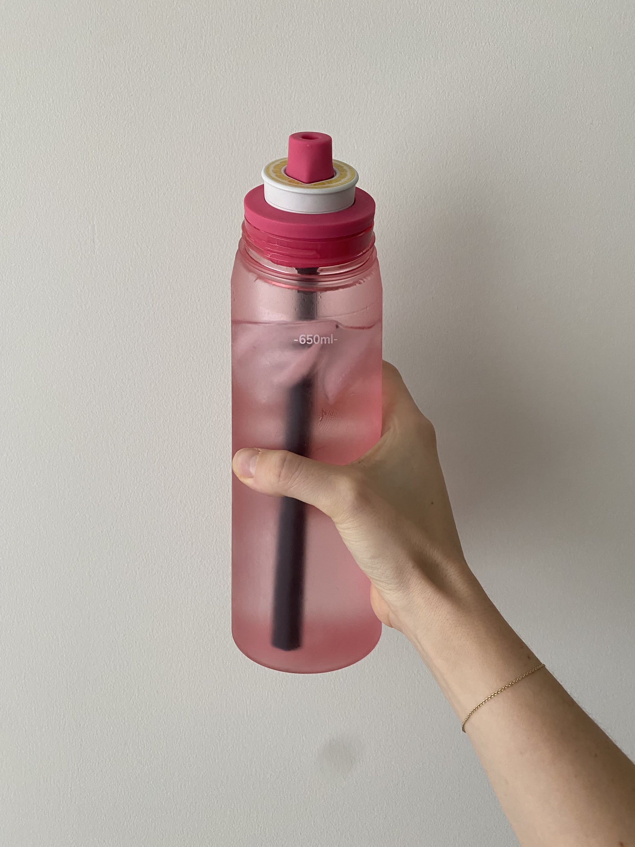 Air Up System Uses Refillable Bottle, Flavor Pods