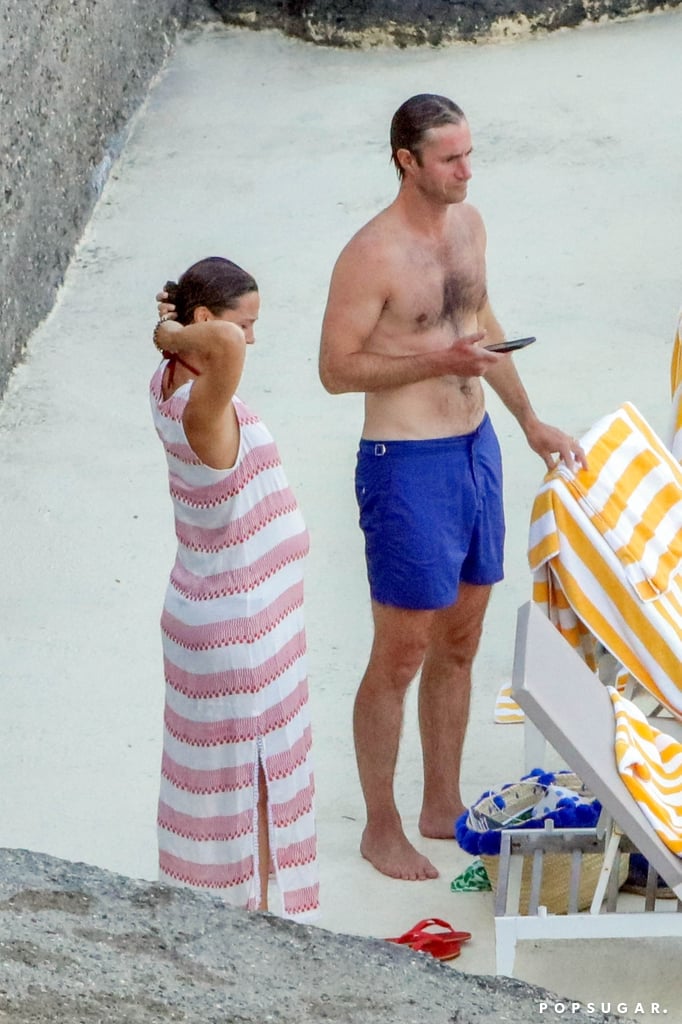 Pippa Middleton Pregnant in Bikini in Italy Pictures 2018